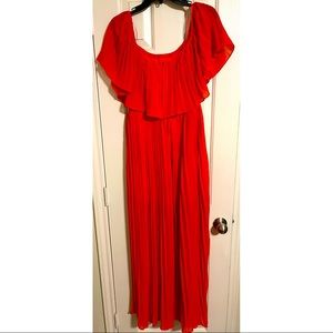 Off the shoulders maxi dress